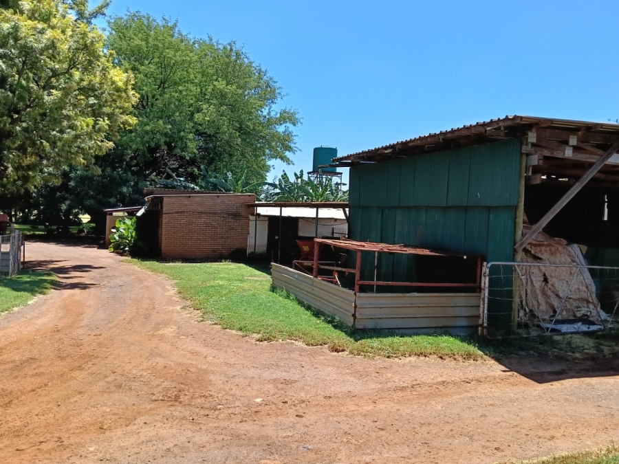 8 Bedroom Property for Sale in Brits Rural North West